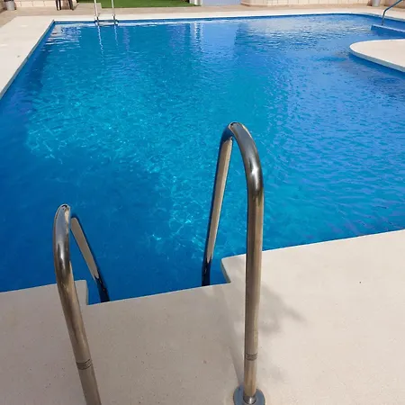 Spacious Flat 100m From Beach-nerja-spain Нерха
