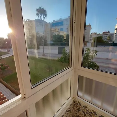 Spacious Flat 100m From Beach-nerja-spain Нерха