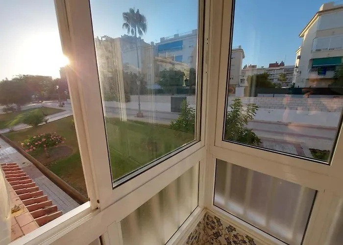 Spacious Flat 100m From Beach-nerja-spain نيرخا