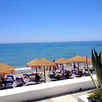 Spacious Flat 100m From Beach-nerja-spain Apartmán