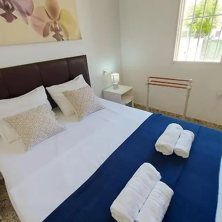 Spacious Flat 100m From Beach-nerja-spain Lägenhet