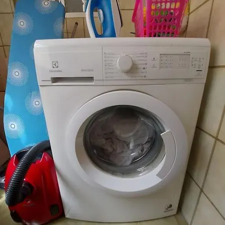 Spacious Flat 100m From Beach-nerja-spain *