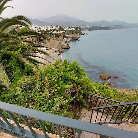 Spacious Flat 100m From Beach-nerja-spain * Nerja