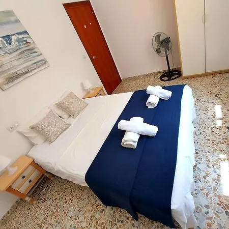 Spacious Flat 100m From Beach-nerja-spain Lägenhet *