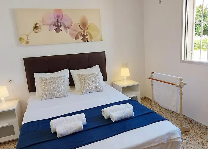 Spacious Flat 100m From Beach-nerja-spain Nerja