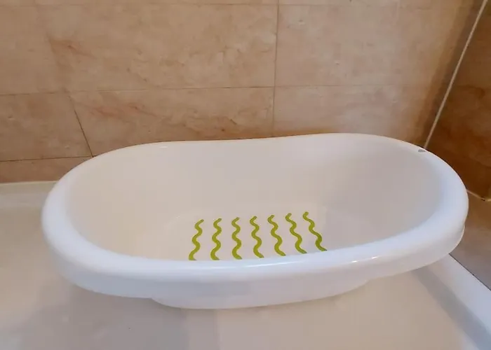 Spacious Flat 100m From Beach-nerja-spain