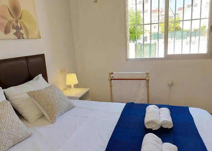 Spacious Flat 100m From Beach-nerja-spain * Nerja