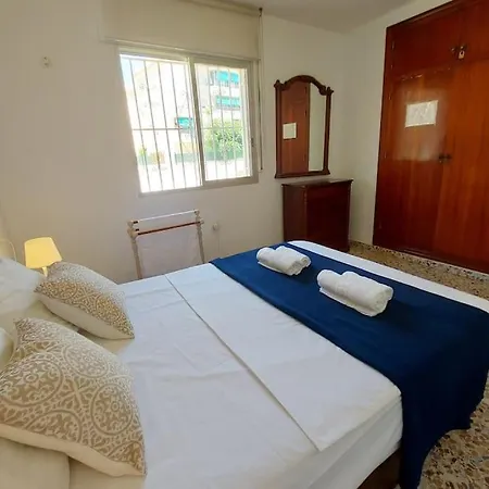 Spacious Flat 100m From Beach-nerja-spain Apartamento