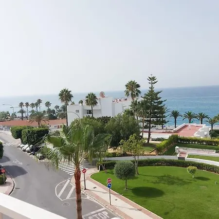 Spacious Flat 100m From Beach-nerja-spain Apartamento