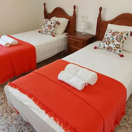 Spacious Flat 100m From Beach-nerja-spain Apartamento *