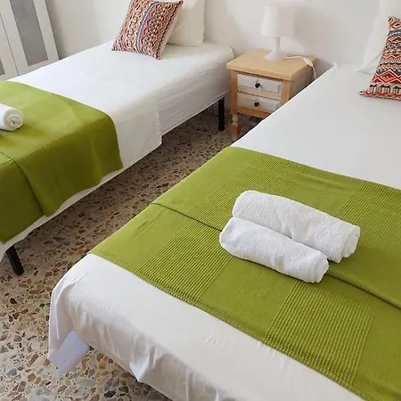 Spacious Flat 100m From Beach-nerja-spain Apartamento