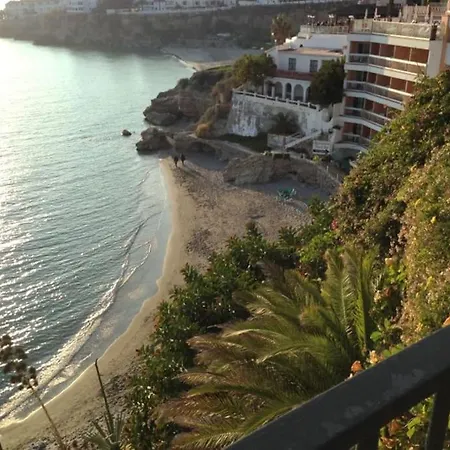 Spacious Flat 100m From Beach-nerja-spain Apartamento *