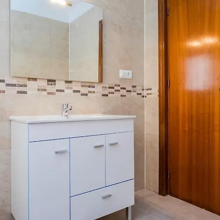Spacious Flat 100m From Beach-nerja-spain Apartamento Nerja