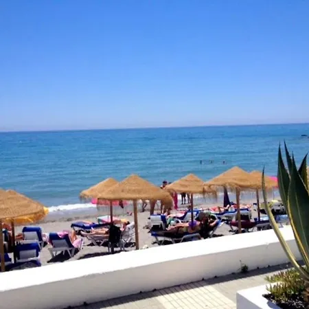 Spacious Flat 100m From Beach-nerja-spain Apartamento