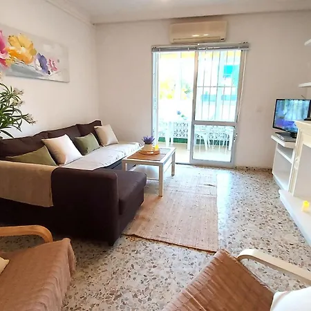 Spacious Flat 100m From Beach-nerja-spain Apartamento Nerja
