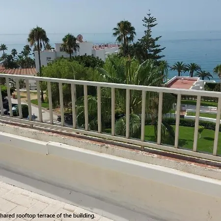 Spacious Flat 100m From Beach-nerja-spain Apartamento
