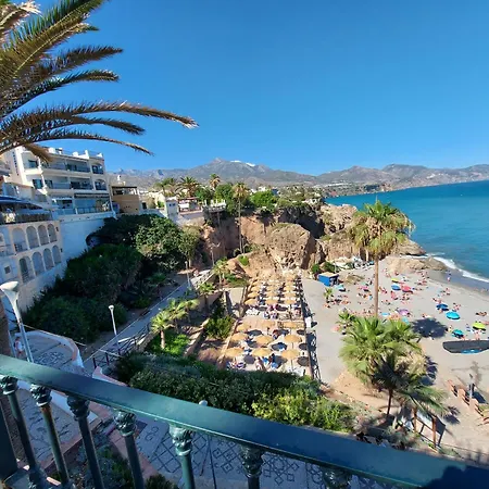 Spacious Flat 100m From Beach-nerja-spain *