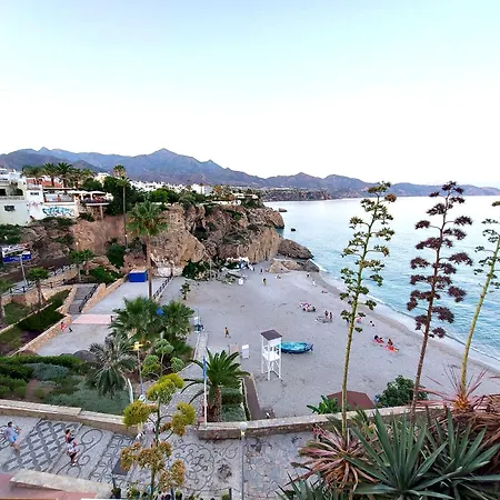 Apartamento Spacious Flat 100m From Beach-nerja-spain