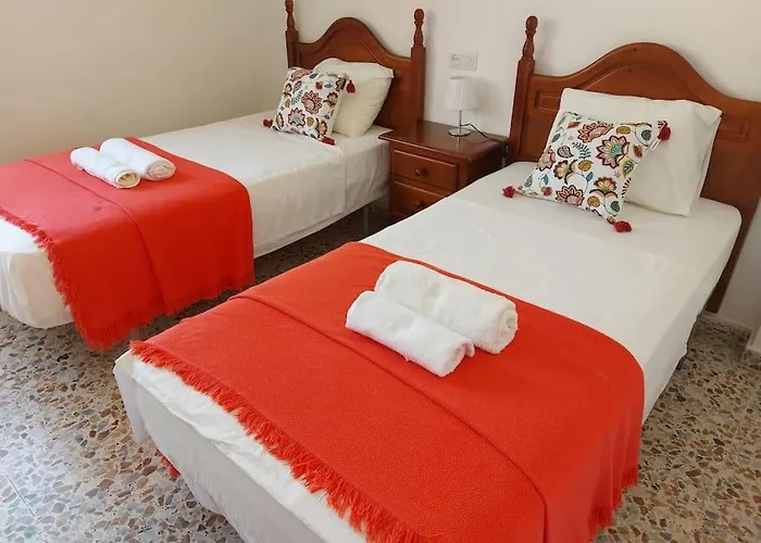 Spacious Flat 100m From Beach-nerja-spain Lägenhet *