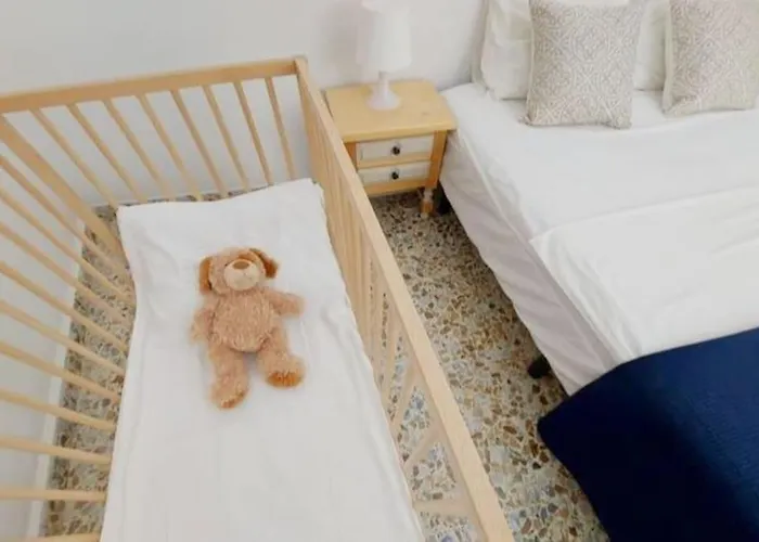 Апартаменты Spacious Flat 100m From Beach-nerja-spain Нерха