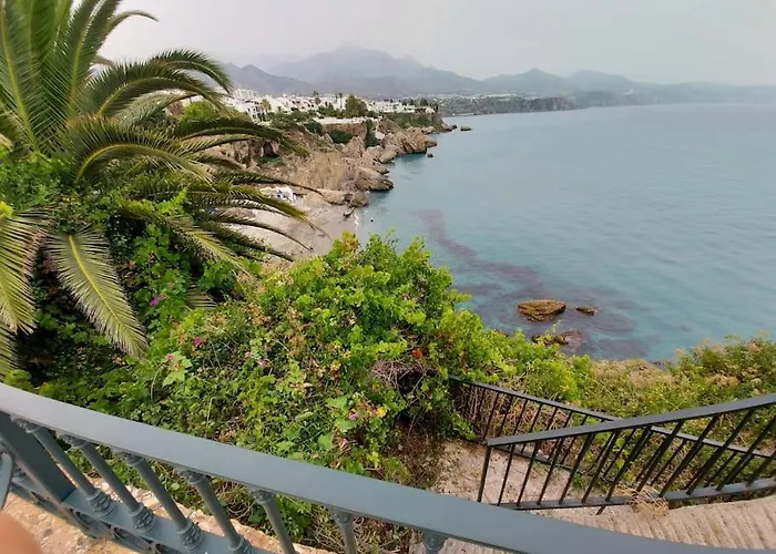 Spacious Flat 100m From Beach-nerja-spain * Нерха