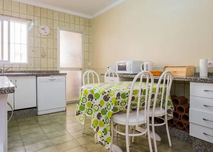 Lägenhet Spacious Flat 100m From Beach-nerja-spain *