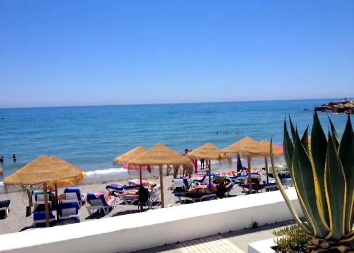 Spacious Flat 100m From Beach-nerja-spain Lägenhet