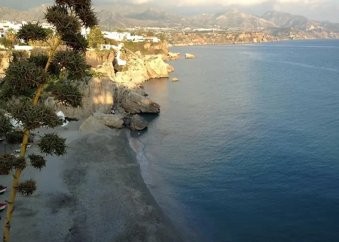 Spacious Flat 100m From Beach-nerja-spain *