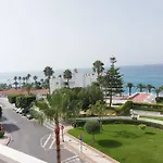 Spacious Flat 100m From Beach-nerja-spain Apartament
