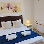 Spacious Flat 100m From Beach-nerja-spain Nerja