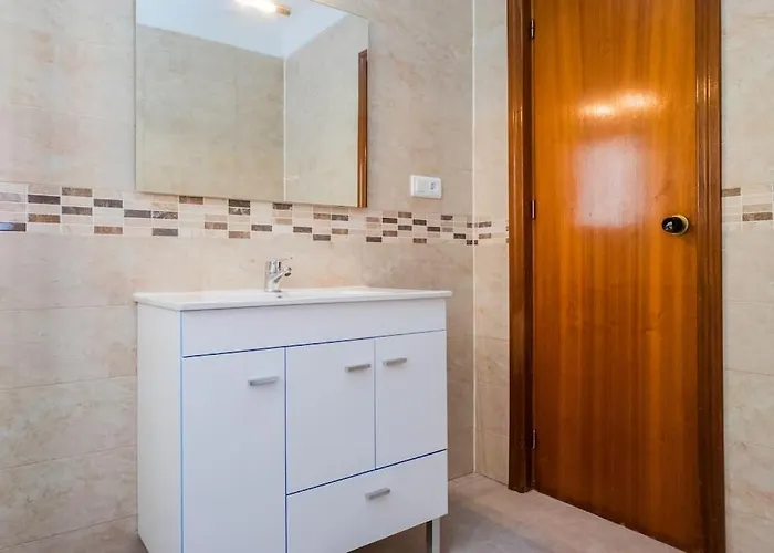 Spacious Flat 100m From Beach-nerja-spain Apartman Nerja